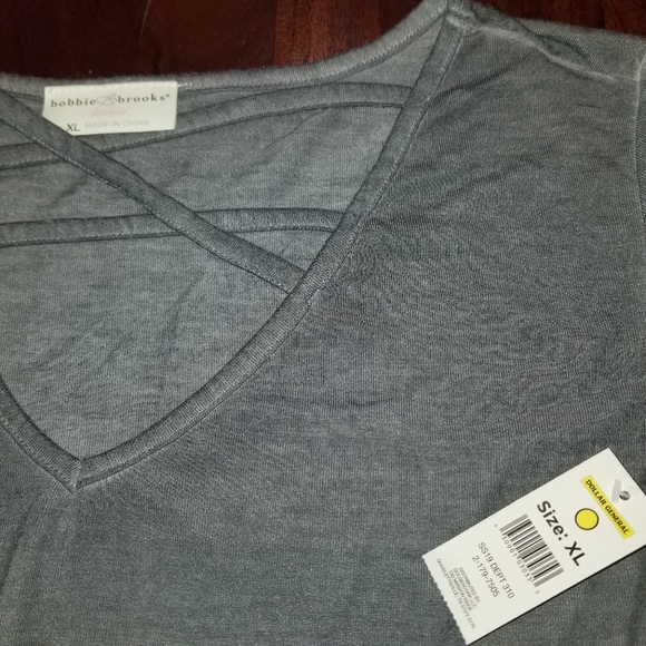 NEW Bobbie Brooks Grey Cross Tee - Picture 2 of 3